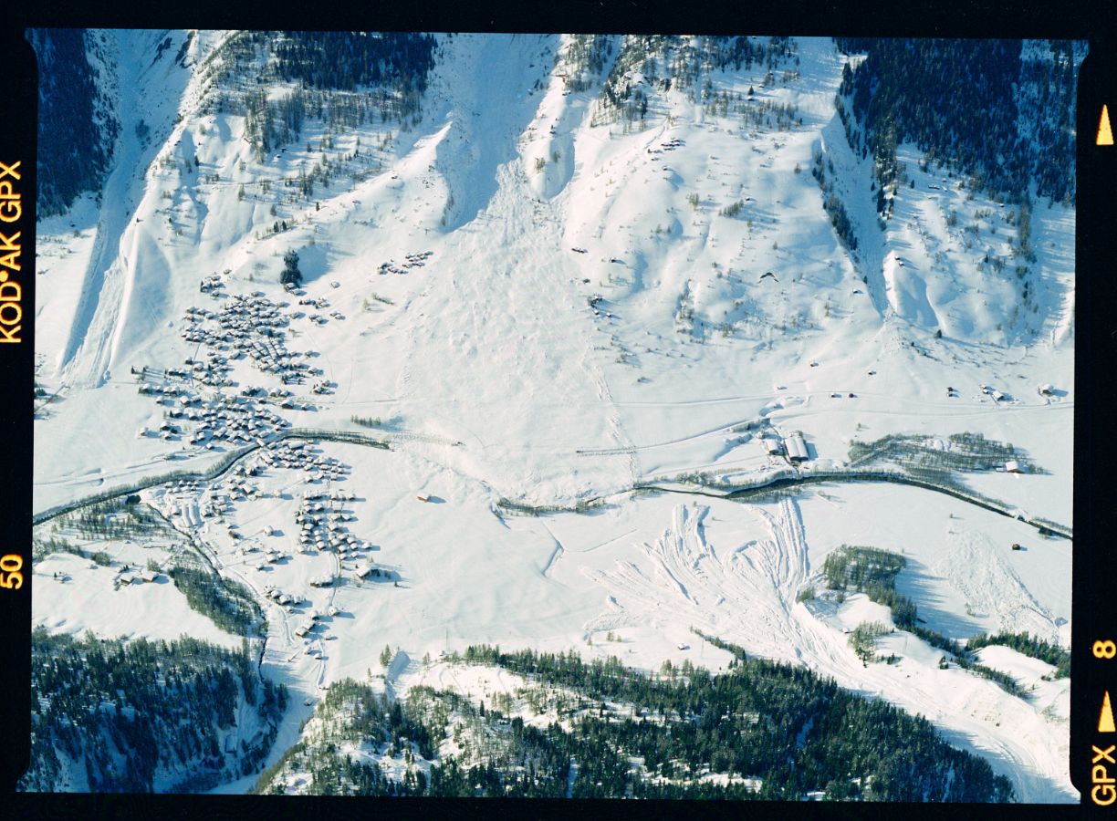 Am 21. Februar 1999 haben sich östlich von Reckingen die 